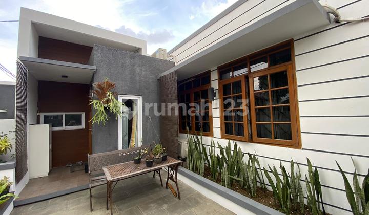 Dijual Rumah Lux dan Hoki di Sayap Surya Sumantri Pasteur