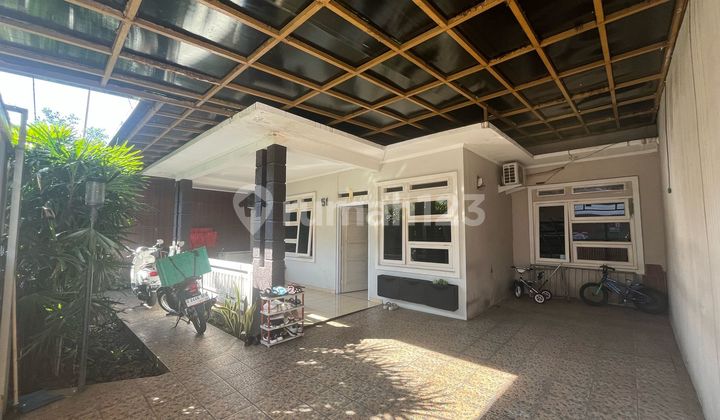 For Rent: A Comfortable and Shady House in Lengkong Area For Rent: A Comfortable and Shady House in Lengkong Area