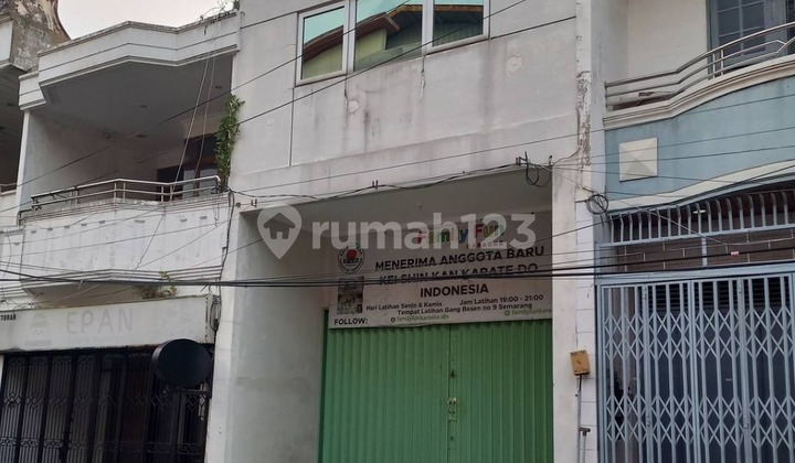Ruko Strategis Siap Pakai Ada di Kawasan Ramai Gang Besen