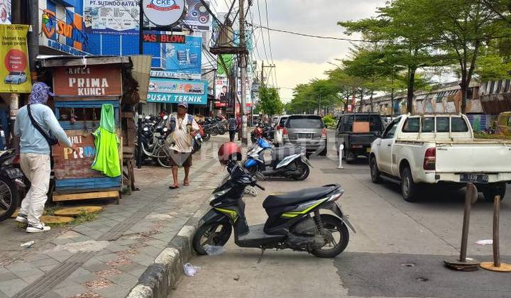 Strategic Shop House in the Agus Salim Shopping Area 2