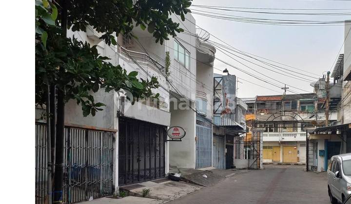 Ruko Strategis Siap Pakai Ada di Kawasan Ramai Gang Besen 2