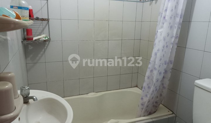 rumah cigadung komplek dosen unpad I dekat itb 2