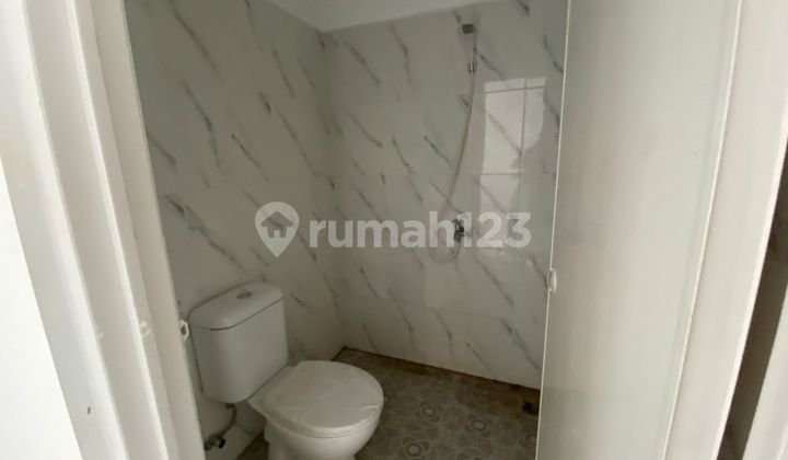 Rumah 2 Lantai View Danau di Purwakarta