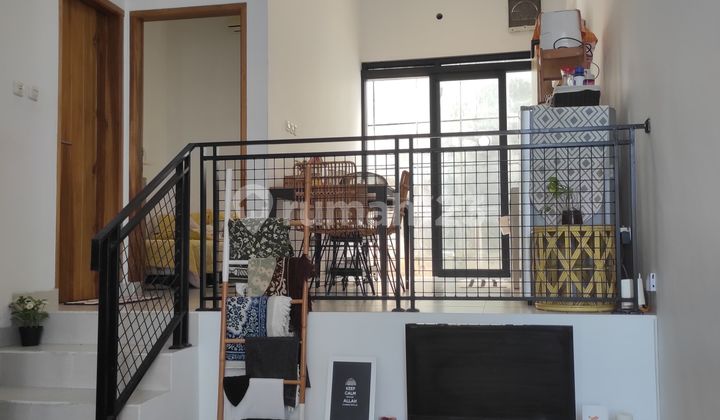 Rumah Terawat Siap Huni di Cisaranten Bandung