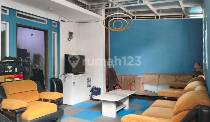 Well-Maintained House Ready to Occupy in Pinus Regency Well-Maintained House Ready to Occupy in Pinus Regency