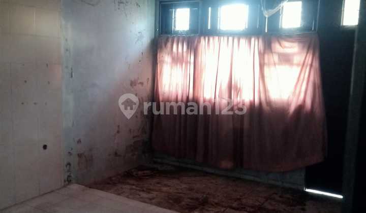 Rumah - Kantor. Lokasi Strategis. Pinggir Jalan 2
