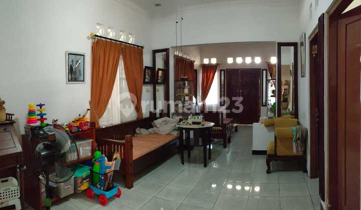 Rumah Bagus Unfurnished SHM di Sadewa Semarang Tengah 2