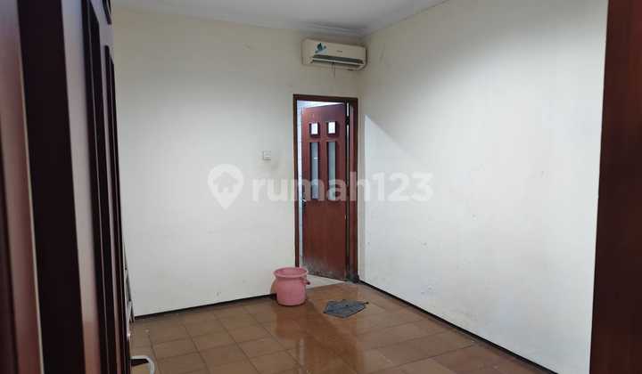 4-Storey Office Building with Freehold Title Near City Park, Flood-Free, on Jalan Menteri Supeno 4-Storey Office Building with Freehold Title Near City Park, Flood-Free, on Jalan Menteri Supeno