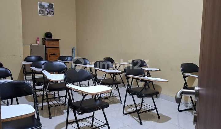 3.5 Story Shophouse on Agus Salim Street, East Bekasi 3.5 Story Shophouse on Agus Salim Street, East Bekasi