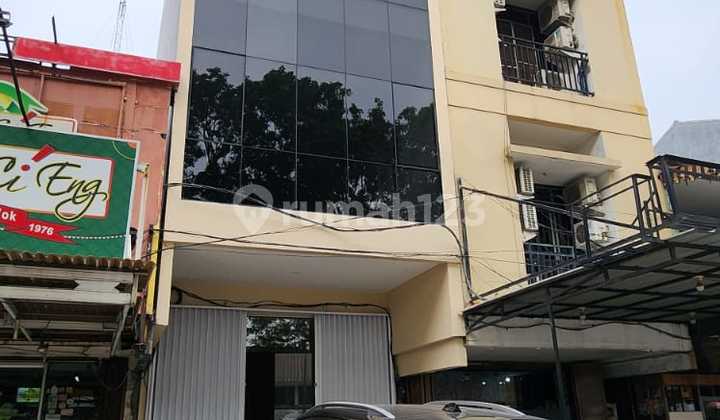 Nice Shop House 168 m2 Kelapa Gading, North Jakarta Nice Shop House 168 m2 Kelapa Gading, North Jakarta