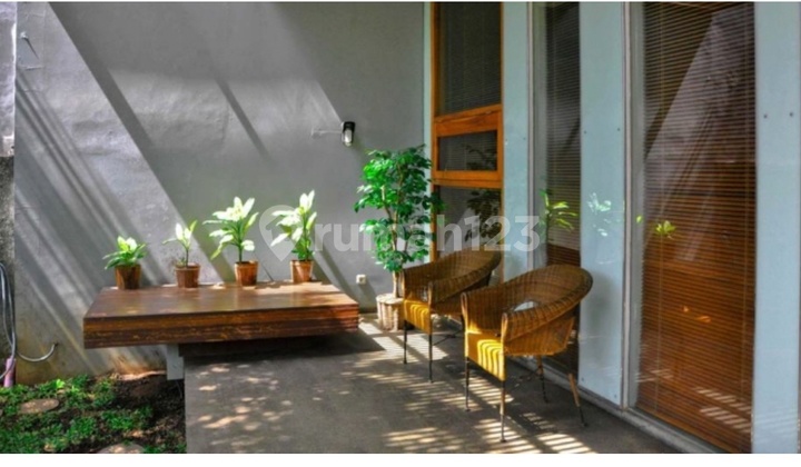 Rumah Karya Arsitek Ternama Ditengah Kota 2