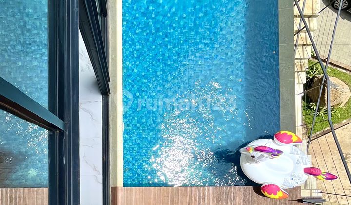 Villa Aktif dengan 5 Kamar dan Kolam Renang di Dago Pakar Villa Aktif dengan 5 Kamar dan Kolam Renang di Dago Pakar
