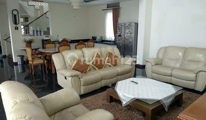 Rumah Asri View Indah dengan Kolam Renang di Dago Resort 2