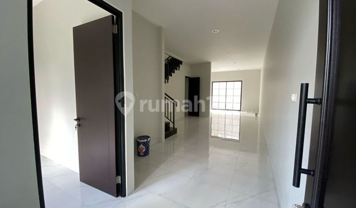 Dijual Rumah Baru 5X25 di Meruya Jakarta Barat LB 200M