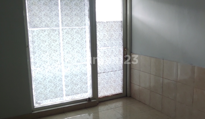 Disewakan Rumah 2 Lantai Dekat Pasar Laris Taman Palem Lestari Taman Surya Park Residence 2