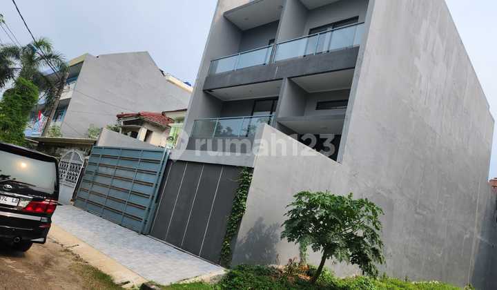 Dijual Cepat Rumah Baru di Taman Surya 5 Harga B U di Bawah Harga Pasaran dan Ada Kolam Renang 1