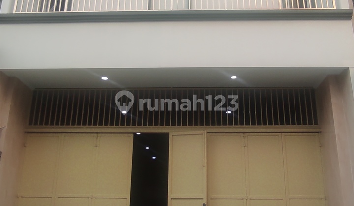 Disewakan Rumah 3 Lantai 7.5 X 16M² Full Renovasi Unit Langka dan Bagus di Teluk Gong Bagan Panipahan City