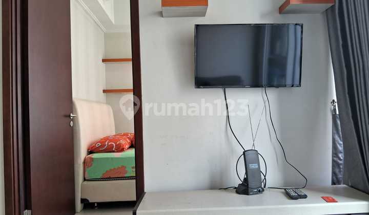 Disewakan Apartemen Green Sedayu Furnished 2 Kamar Tidur Siap Huni View Pool & City 2