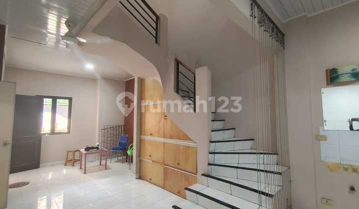 Disewakan Rumah 2 Lantai 4kamar Tidur Di Taman Surya Jakarta Barat 2