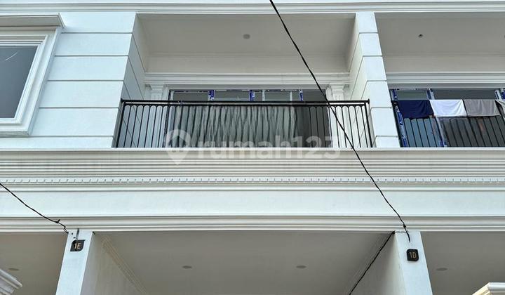 Disewakan Ruko Baru 3 Lantai di Tanjung Duren Utara Cocok untuk Buka Salon, Pijat Refleksi, Nail Art, Florist, Online Live Tiktok