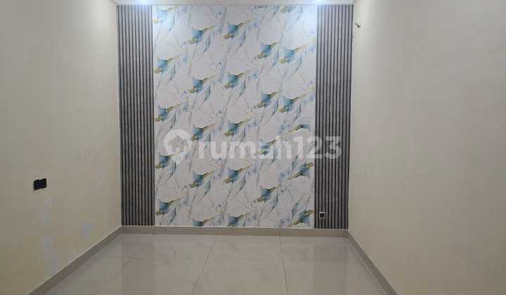 Disewakan Rumah Citra Garden 2 Ada 5 Kamar Tidur L 10X16m² Rumah 2 Lantai di Jakarta Barat 2