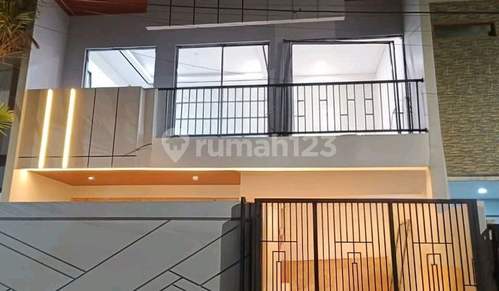 8x17m² Minimalist Modern Luxury House in Palem Lestari, West Jakarta