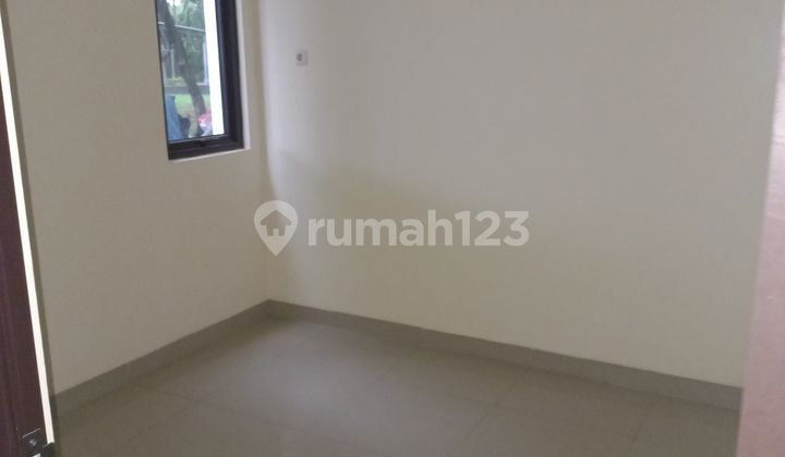 Dijual Rumah 2 Lantai Di Casa Jardin Jakarta Barat Amtj 2