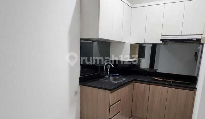 For Rent 4-Story House in Jelambar Minimum Lease 2 Years For Rent 4-Story House in Jelambar Minimum Lease 2 Years