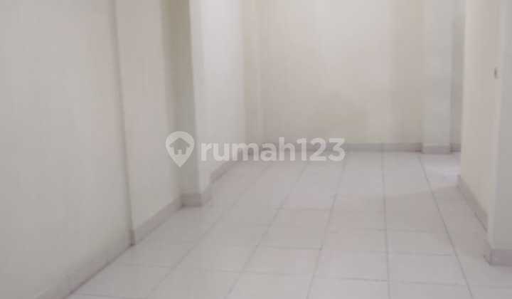 Disewakan Rumah Taman Palem Lestari 2½ Lantai Ukuran 6 X 12.5M² 2