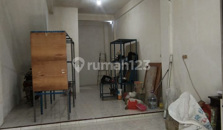 Disewakan Rumah Teluk Gong 3 Lantai bisa untuk Usaha dan Online Shop 2