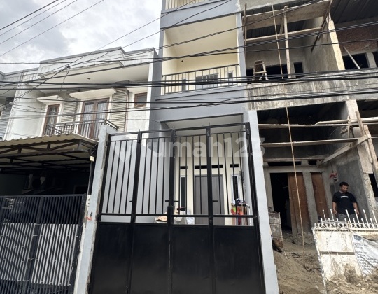 Rumah Baru 3.5 Lantai Duri Kepa Dekat Tanjung Duren Jakarta Barat 2