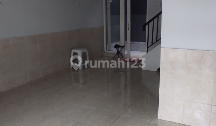 Disewakan Rumah 2 Lantai Dekat Pasar Laris Taman Palem Lestari Taman Surya Park Residence 1
