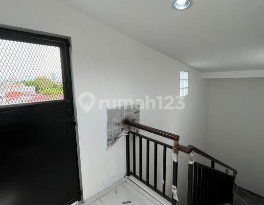 Dijual Rumah Baru 3 Lantai di Duri Kepa Jakarta Barat Dekat dengan Tanjung Duren Lokasi Sangat Strategis 2