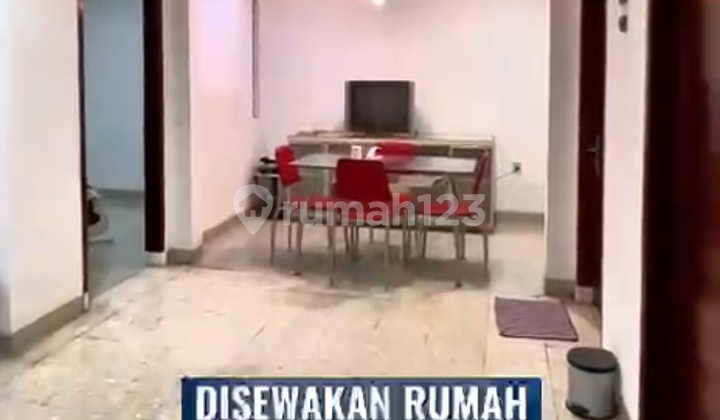 Disewakan Rumah 9X15m² di Duri Kepa Tanjung Duren Minimal Sewa 2 Tahun