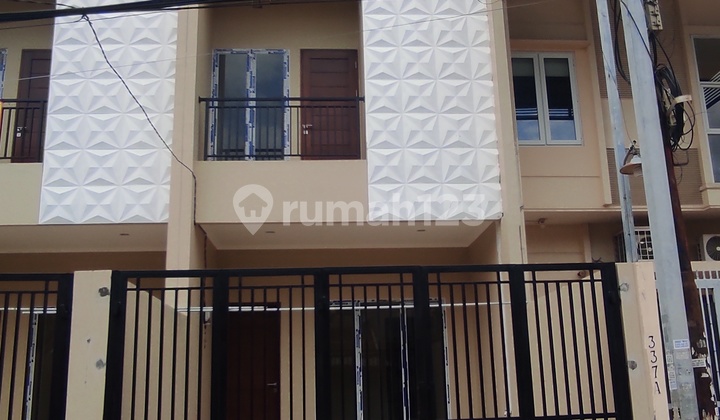 Dijual Rumah Baru Tanjung Duren Duri Kepa 3 Lantai bisa KPR