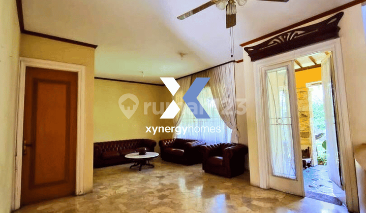 Rumah Nyaman 2 Lantai SHM Furnished Lokasi Strategis di Alamanda Dago Permai Bandung
