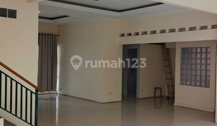 For Sale House: Setraduta Complex Bandung Ir