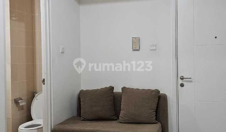 Disewakan Apartemen Parahyangan Residence 1Br Ciumbuleuit Bandung; TV, Kitchen Set; Liv 2