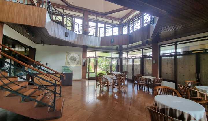 For Sale 2-Story House/Cafe/Villa in Setiabudi, Bandung Liv