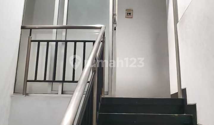 FOR SALE 3 ¹/4 story shophouse - Singgasana (opposite BPK Penabur), Cibaduyut, Bandung >>LIV 2