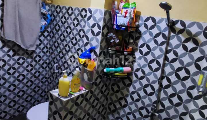 DIJUAL CEPAT RUMAH 2 Lt DI SAYAP KEMAYORAN, JAKARTA PUSAT DKI-strategis   >>M 2