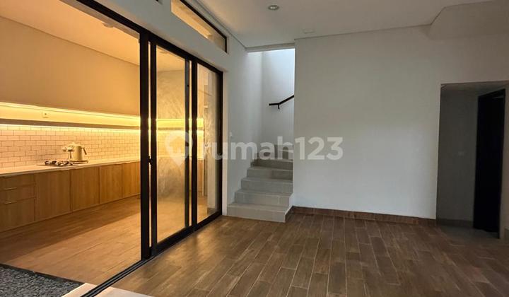 For Rent Flora Summarecon House Very Nice New House Renovated Ready to Occupy Semi Furnished Bandung Ir