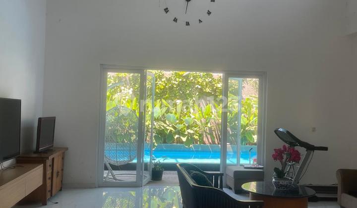 DIJUAL RUMAH 2 Lt, Jl Parakan -batununggal Bandung -ada kolam renang    >>N