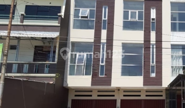 Sewa Ruko 3lt Tengah Kota Bagus & Strategis 2