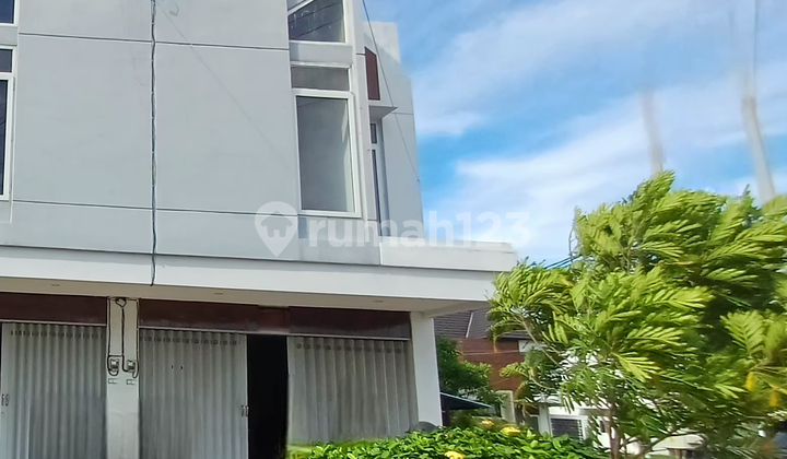 2-Storey Shop House for Rent, East Semarang, Good, Strategic 2