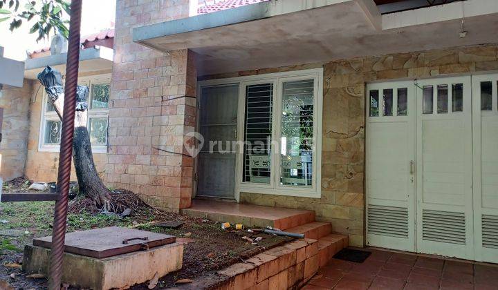 Rumah Bagus Siap Huni Di Lingkungan Elit Di Tengah Kota. Fully Furnished Posisi Hoek Security 24 Jam. Sangat Cocok Untuk Tempat Tinggal Dan Penyewa Ekspatriat 2