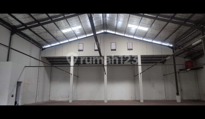 Warehouse Rent in Downtown Very Strategic Location 2