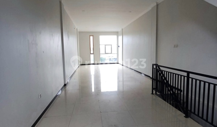 Sewa Ruko 3lt Tengah Kota Bagus & Strategis