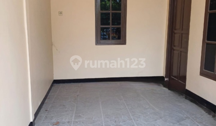 East Semarang House Near Toll Road 3 Bedrooms 2