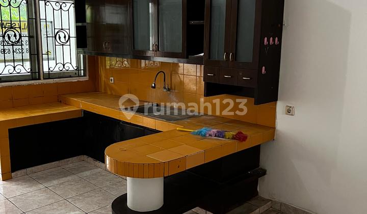 Good Cheap Negotiable Close to the City Center 2